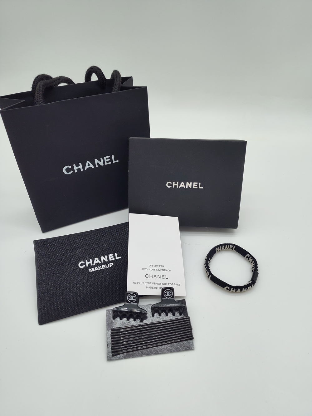 Rare CHANEL Makeup Hair Accessory Gift Set CC Clips Pins Logo Hair Tie NIP NIB